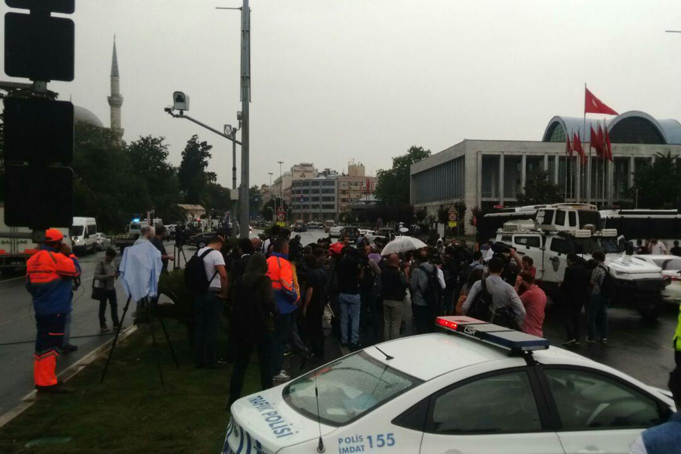 İstanbul’da patlama: 7’si polis 11 kişi hayatını kaybetti İstanbul’da patlama: 7’si polis 11 kişi hayatını kaybetti